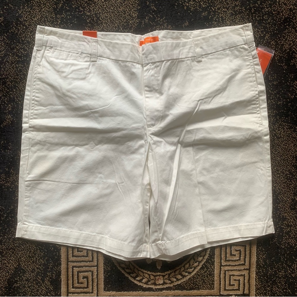 NWT off-white shorts by Joe Fresh // sz 16